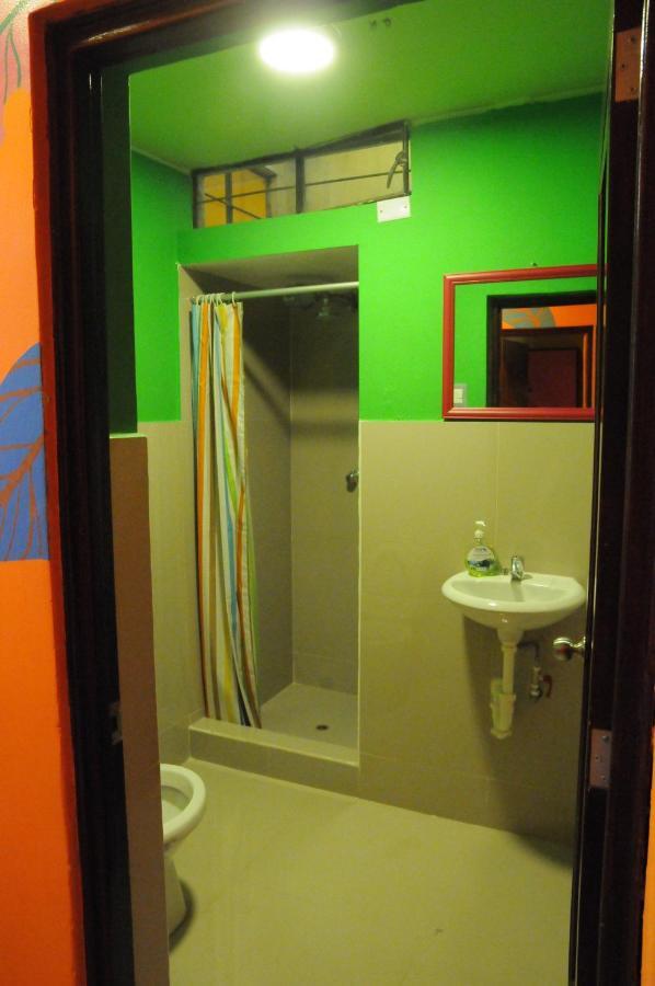 Happy Tree Hostel Peru Distretto di Distretto di Lima Esterno foto
